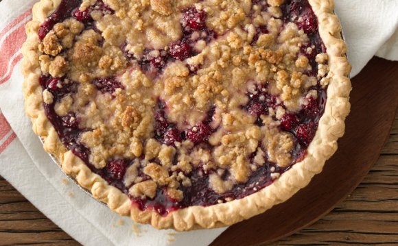 Cherry Crumb Pie