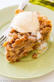 Apple Crumble Pie- heavy on the crumble topping! Recipe on sallysbakingaddiction.com