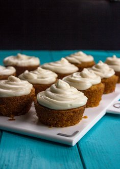 Easy Carrot Cupcakes with Cream Cheese Frosting