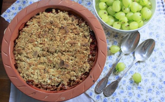 Crumble Topped Apple Pie recipe