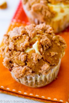 Pumpkin muffins filled with cream cheese filling and topped with sweet cinnamon brown sugar streusel!