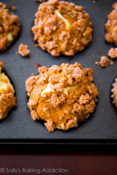 Pumpkin muffins filled with cream cheese filling and topped with sweet cinnamon brown sugar streusel!