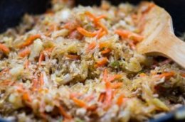 When the meat is cooked, add the onion, carrot, celery, and shiitake mushrooms and continue stir-frying until the carrots are mostly cooked. Add the napa cabbage and glass noodles and continue stir-frying until the cabbage is mostly cooked. Add the sauce and stir-fry until there is no liquid left. Let this mixture cool.
